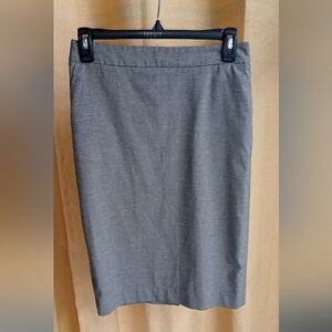 Classic Gray Women's Old navy low waist size 0 stretch pencil skirt